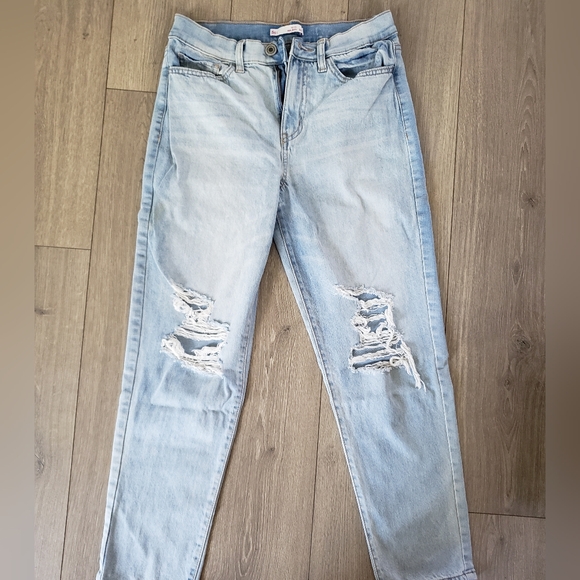 So High Rise Ripped Jeans - Picture 2 of 9